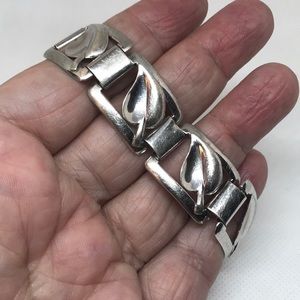 Lovely Vintage Sterling Leaf Bracelet